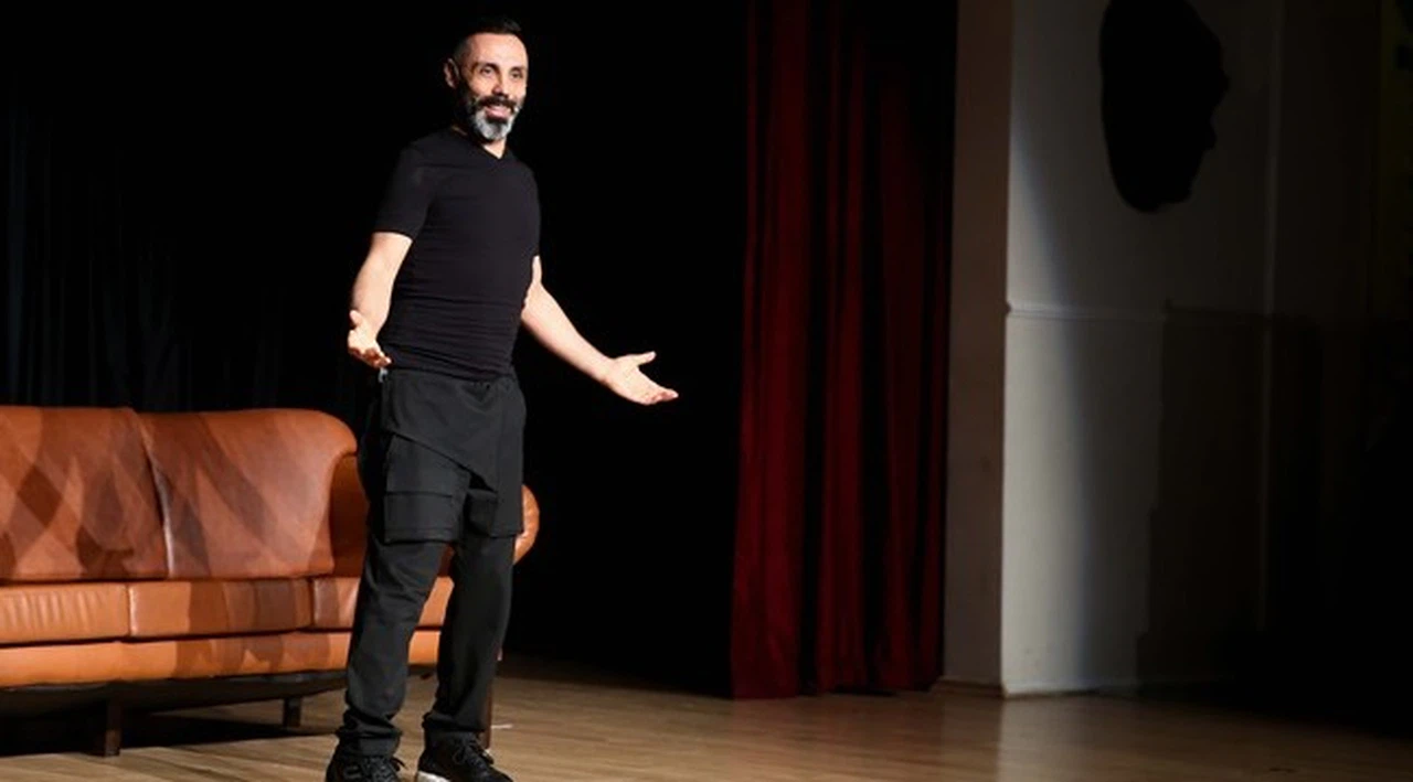Umut Oğuz “Mıknatıs”la Buca’yı kahkahaya boğdu