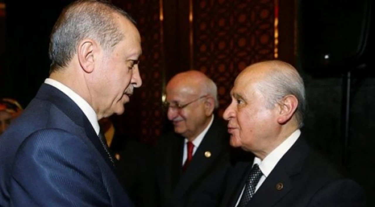 "Üst düzey AKP'li yetkili: MHP ile görüşmeler büyükşehirler üzerinden yürüyor, iller dahil değil"