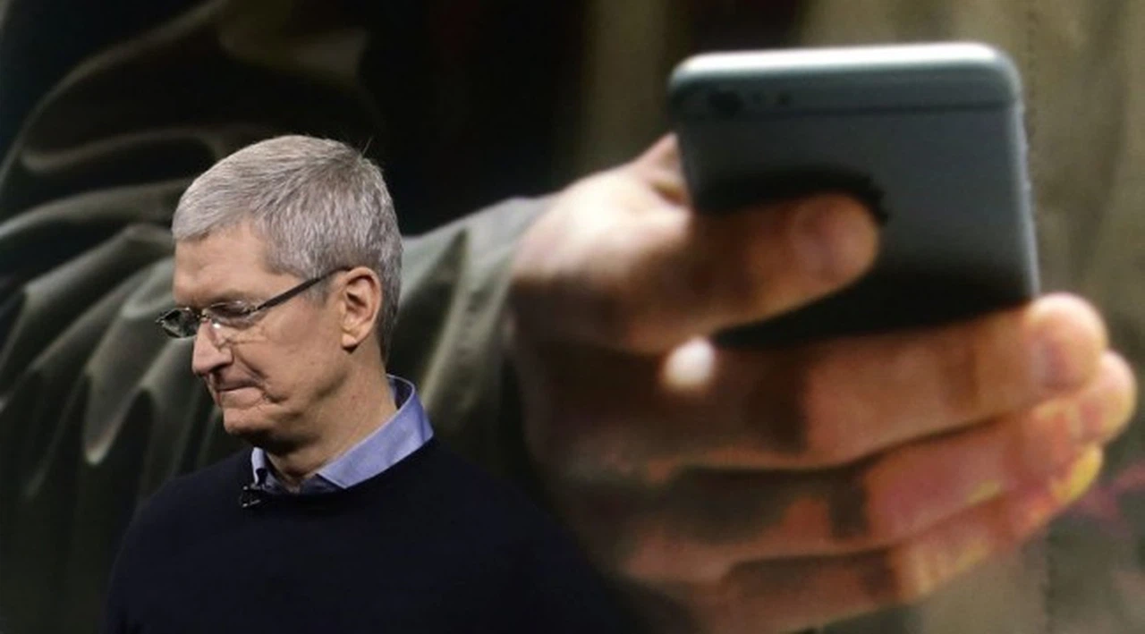 Apple CEO'su Cook: İşe alımları azaltın!