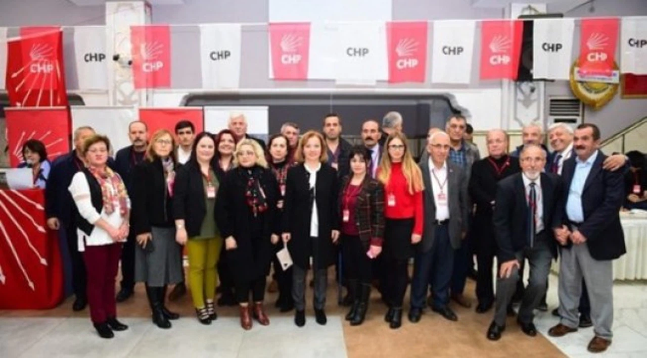 CHP’de bir toplu istifa daha!