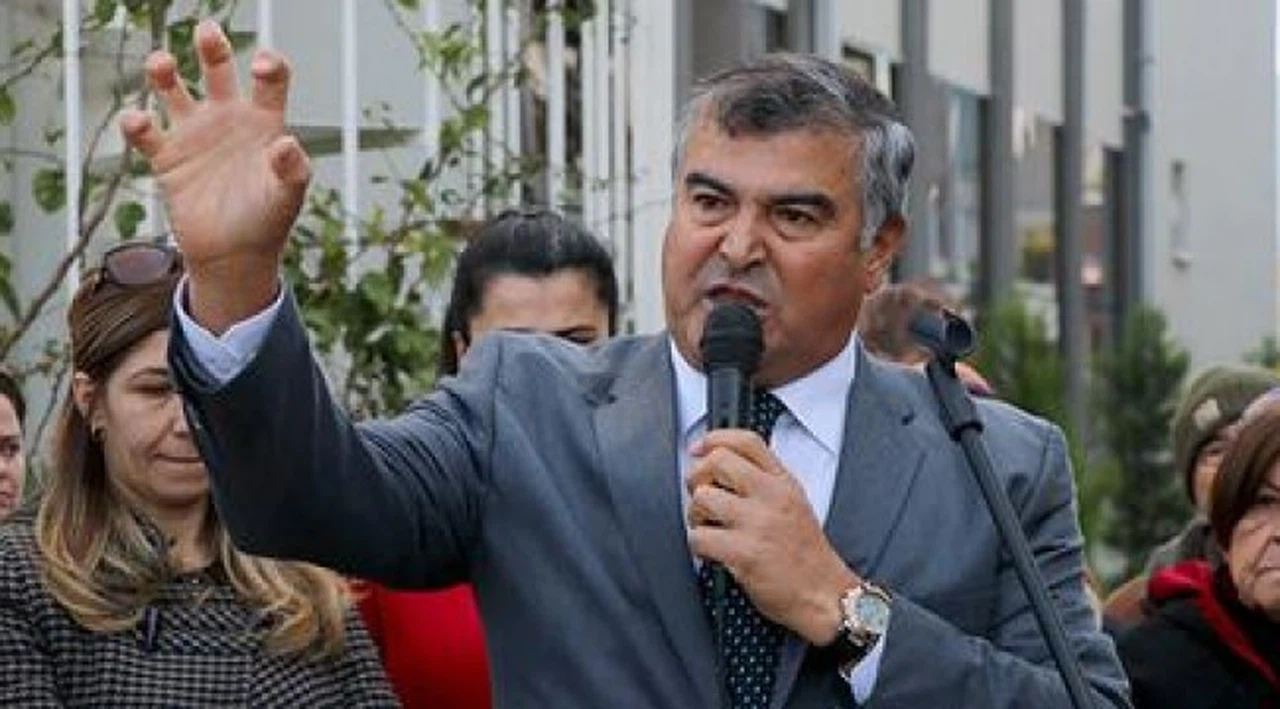 Fethiye'de CHP'den 405 istifa