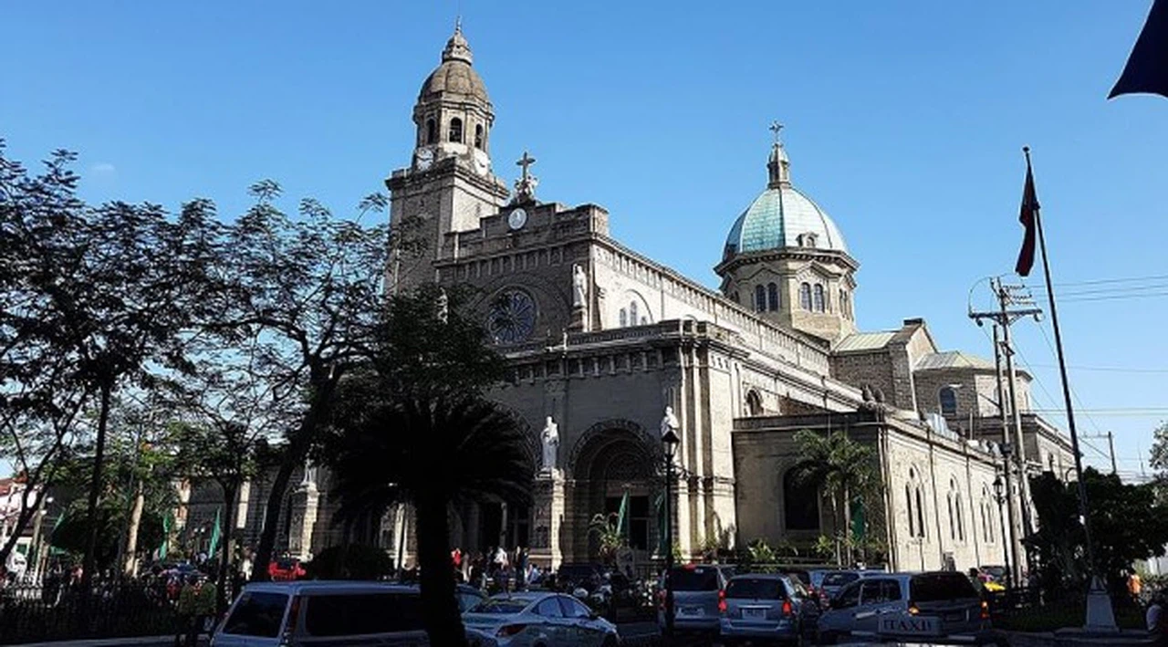 Filipinler'de kiliseye bombalı saldırı: 19 ölü
