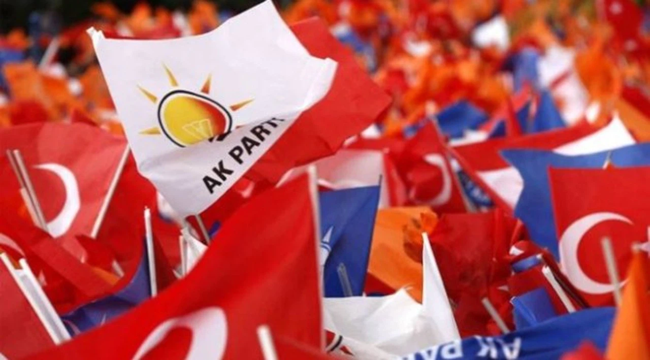AK Parti Bayraklı’ya yeni yönetim