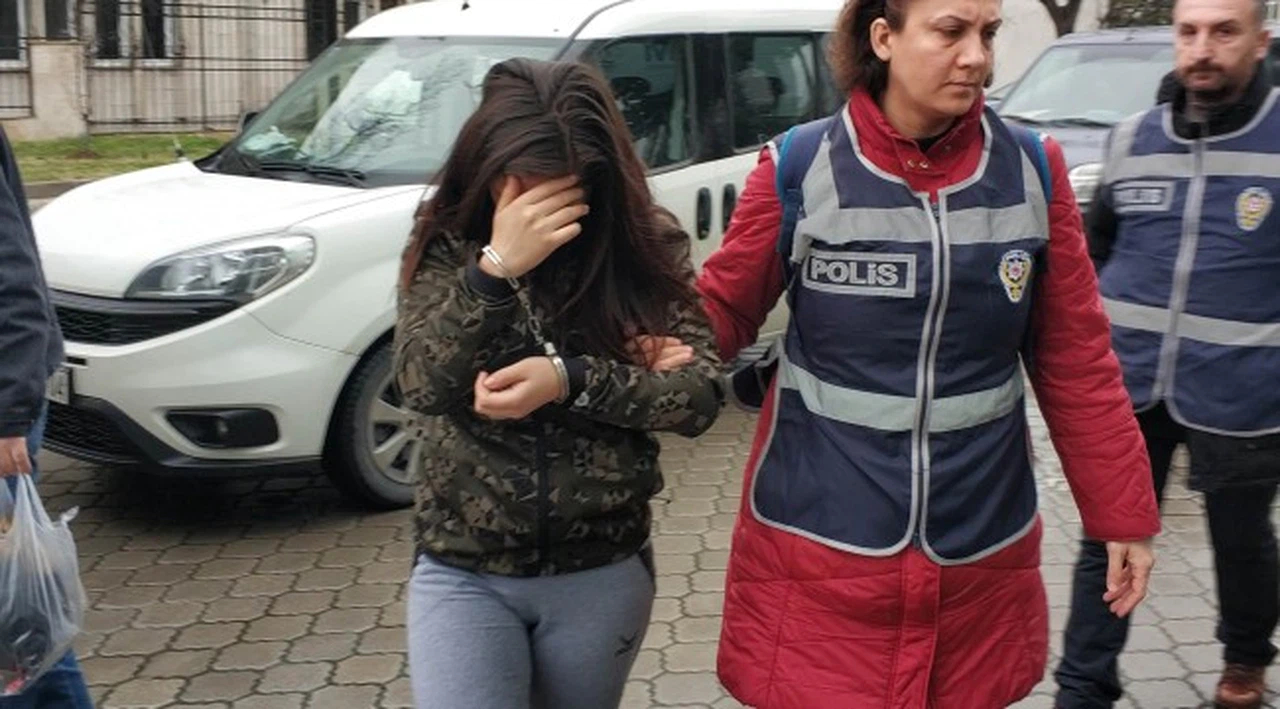 Mimardan şantaj ve tehditle 15 bin lira alan 4 şahsa gözaltı
