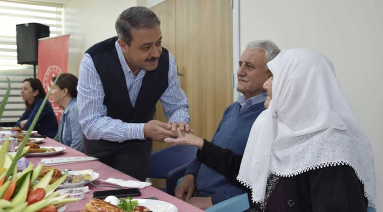 107 yaşındaki Mümine ninenin gençlik sırrı kuru fasulye