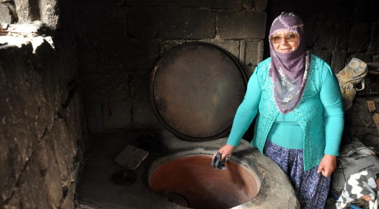 55 yaşındaki kadın çocuklarının isteğiyle köye muhtar adayı oldu