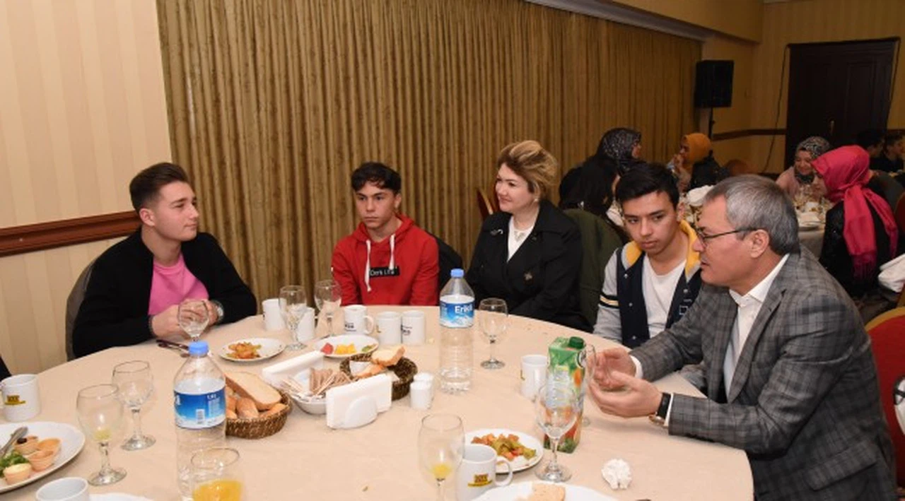 Sevgi Evleri çocuklarıyla sevgi dolu kahvaltı