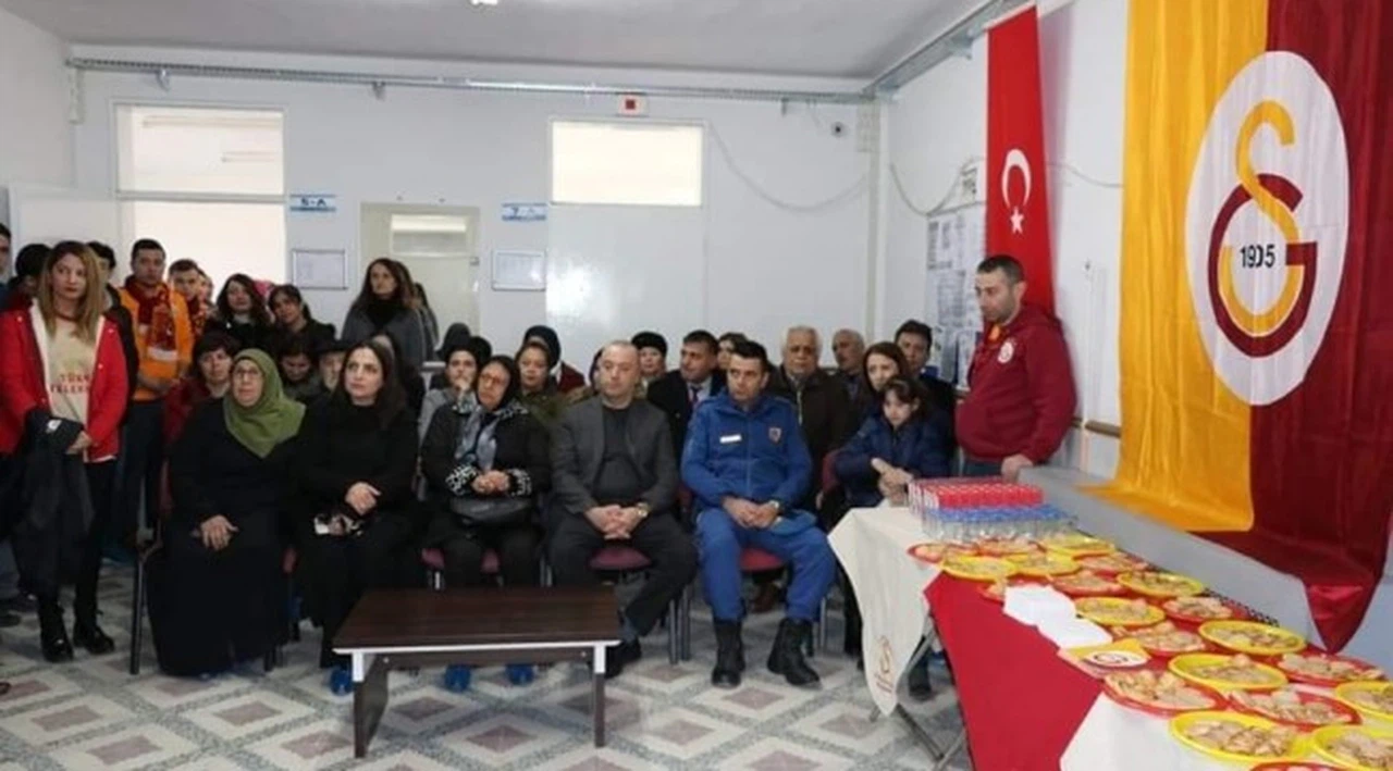 ‘Ultraslan’ Buldan’da okula kütüphane kurdu