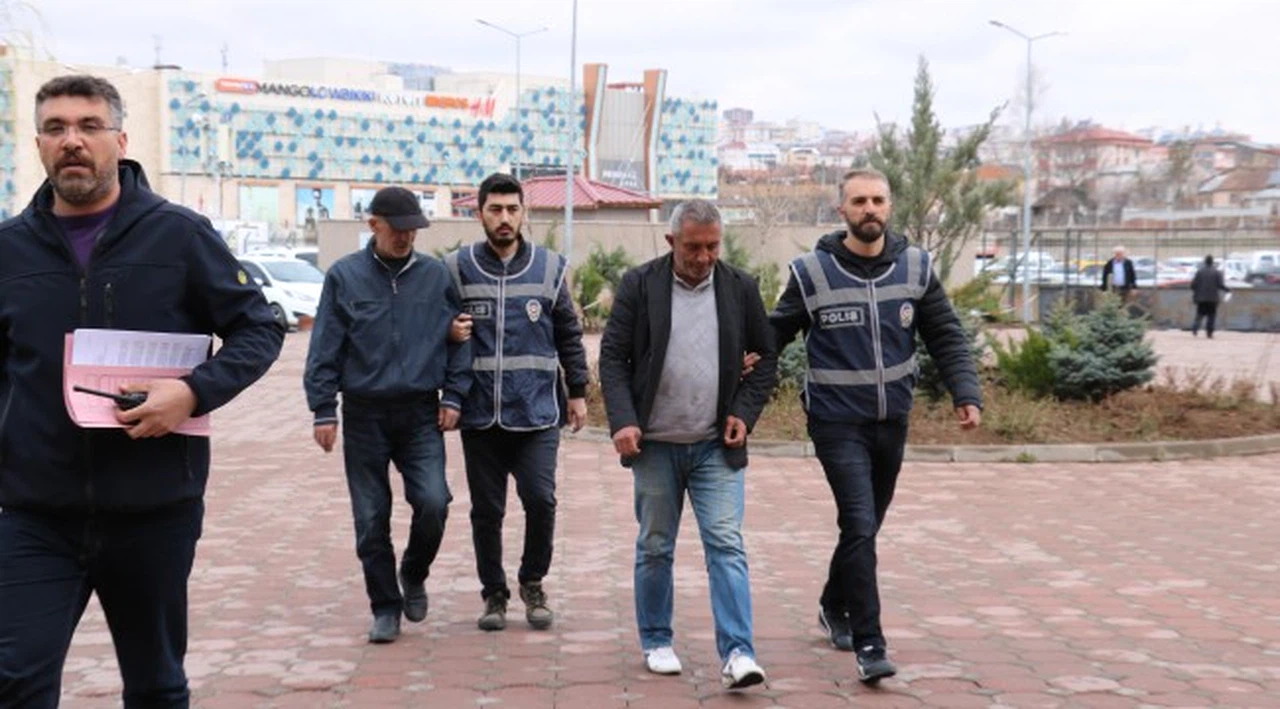 Cin çıkartacağız diyerek 700 bin TL dolandırdılar