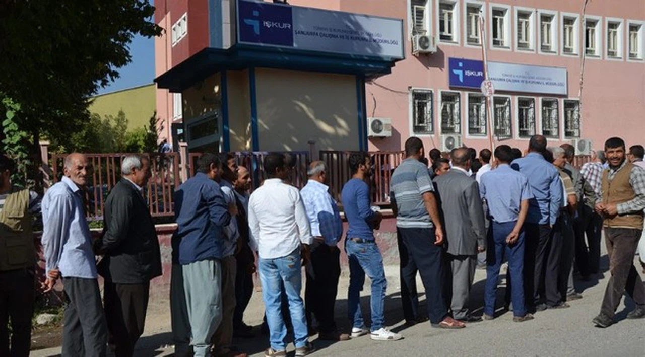 İşsizlikle mücadele için SGK primleri düşürülmeli