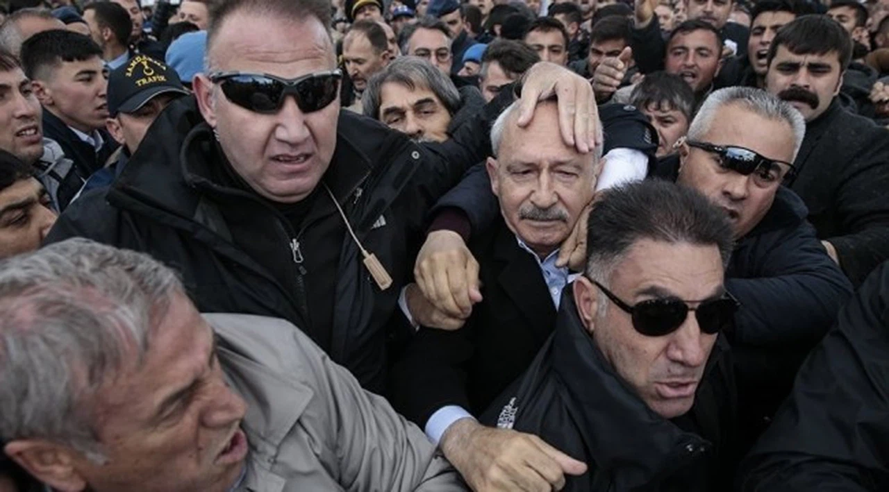 'Kılıçdaroğlu'na yumruk atanın kimliği belli oldu'