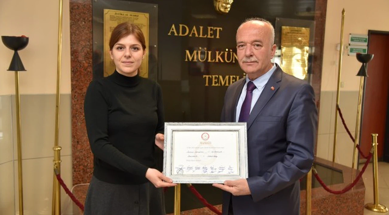 Yüzde 71 ile rekor kıran Başkan Bahçavan mazbatasını aldı