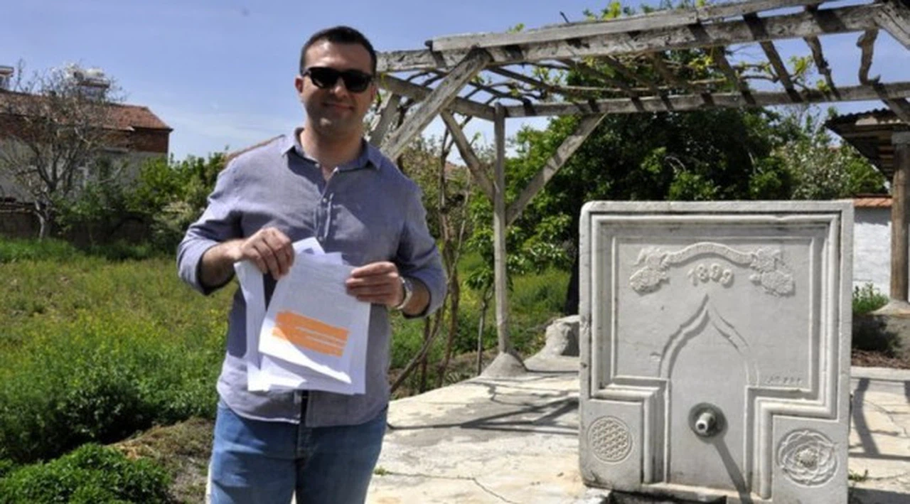 Bahçesindeki tarihi çeşmeyi müzeye bağışladı