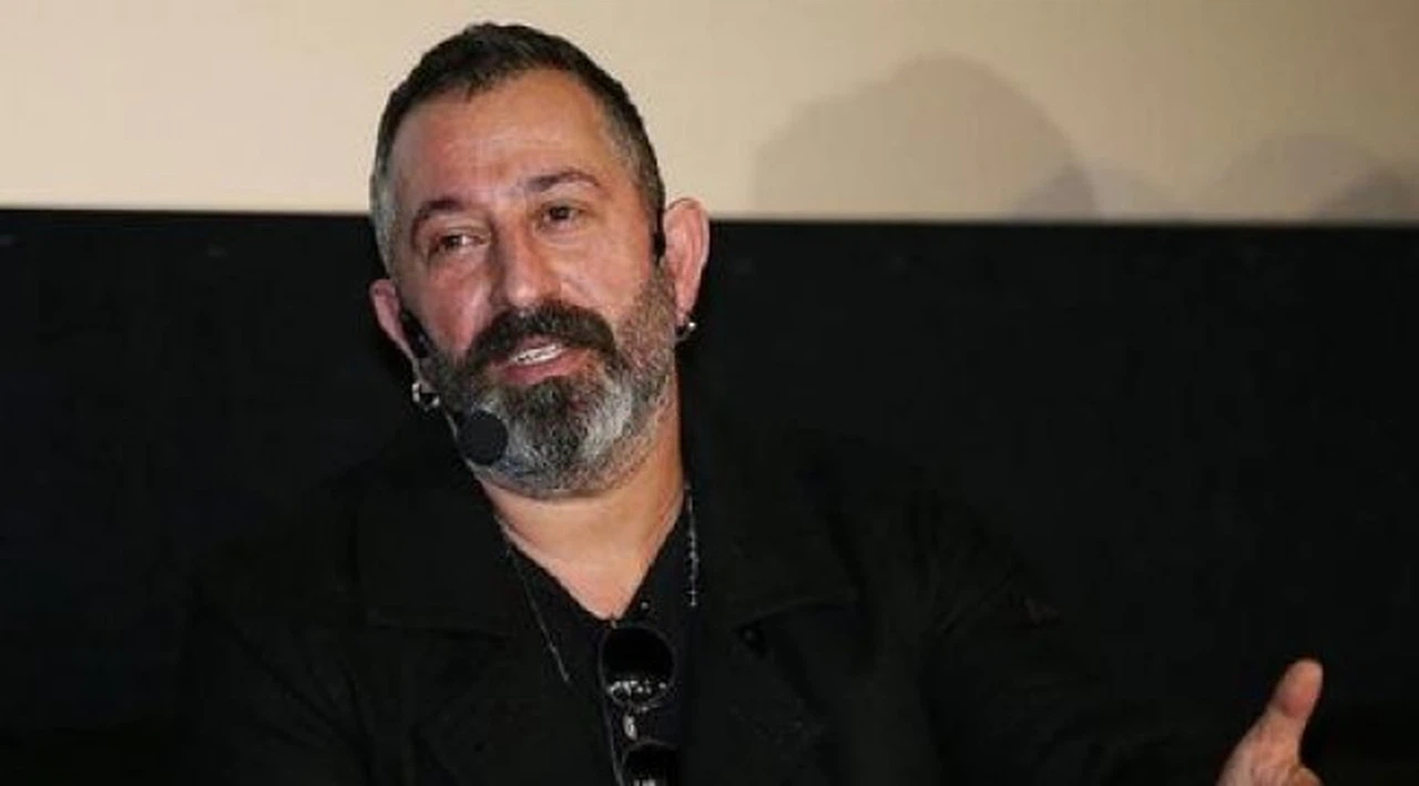 Cem Yılmaz: Benim memleketimle ilgili hayalim, 'herkes herkesi sevsin, sevmeyen gayret etsin' şeklinde