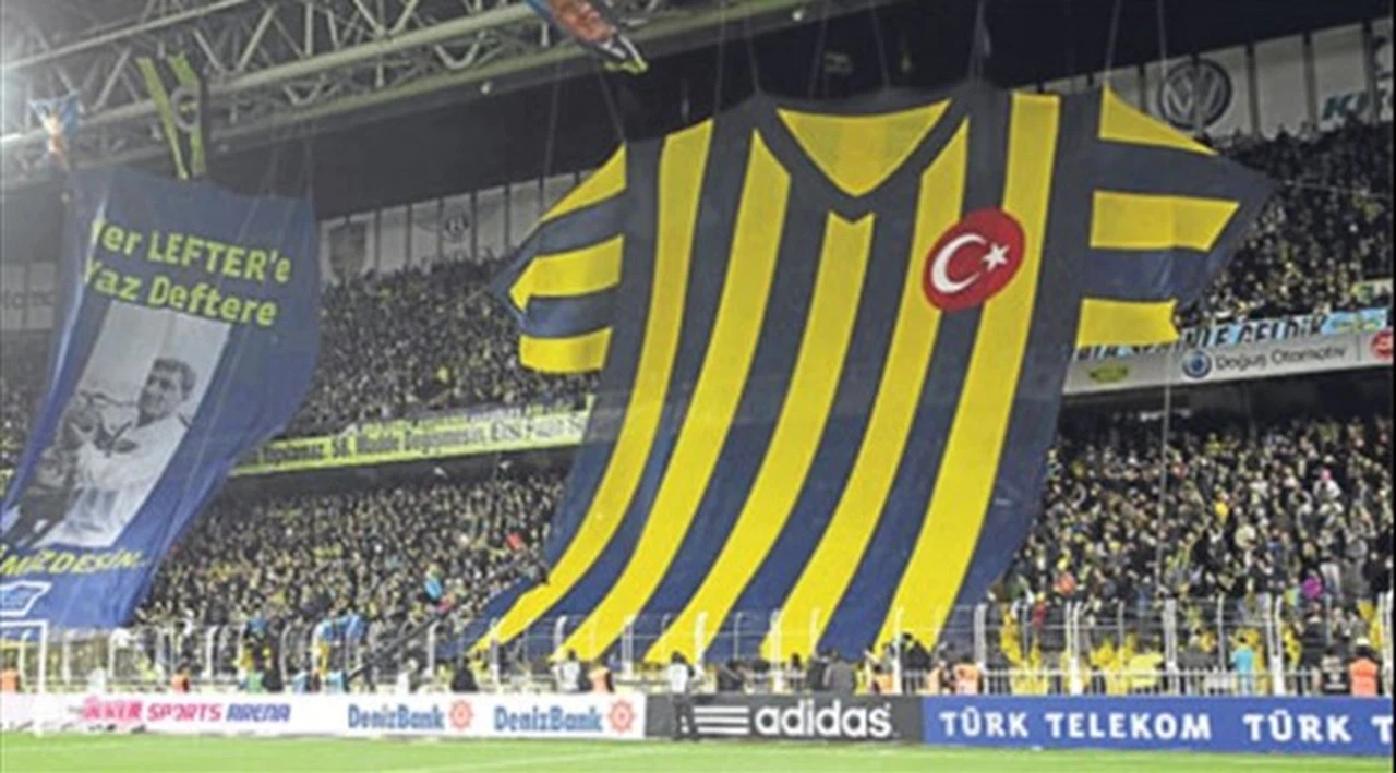 Fenerbahçe’ye 500 bin TL bağışlayan Galatasaraylı, 100 adet de forma satın aldı
