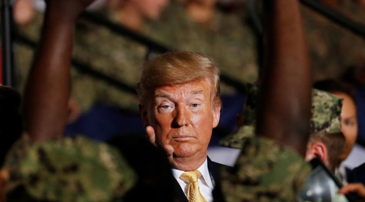 McCain öldü, kavga bitmedi: Trump'ın 'Aynı isimli savaş gemisini gözüm görmesin' diye emrettiği ileri sürüldü