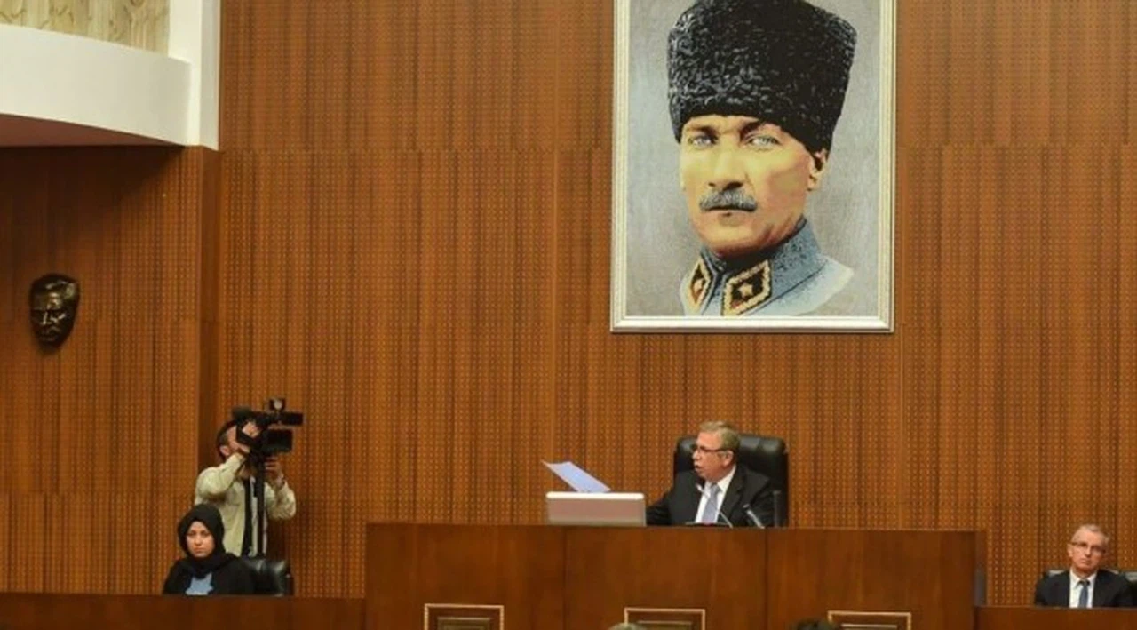 Ankara Büyükşehir Belediyesi'nin son 4 yılda gerçekleştirdiği peyzaj ve asfalt ihaleleri incelenecek
