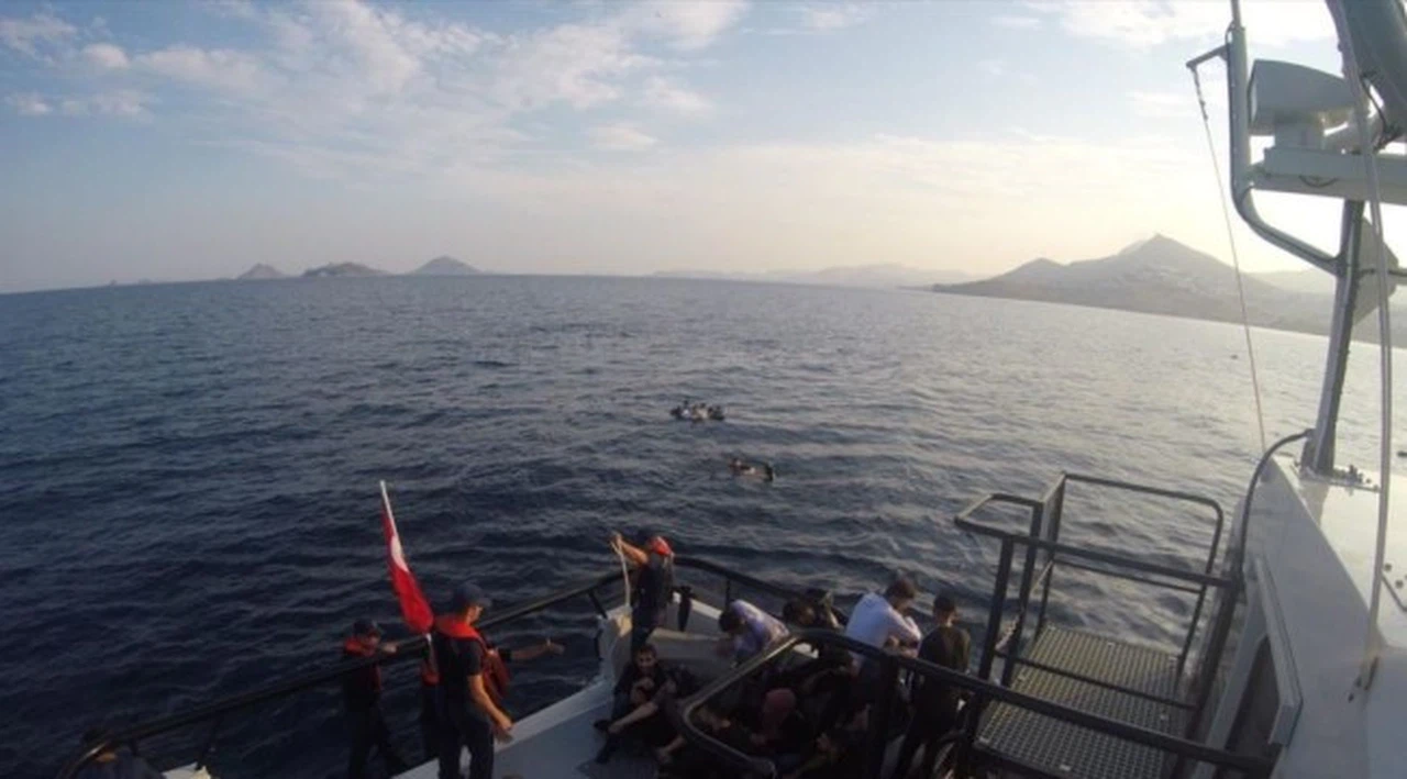 Bodrum'da düzensiz göçmenleri taşıyan tekne battı: 8 ölü
