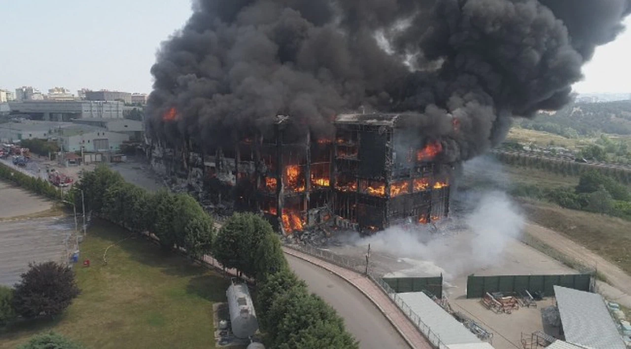 Kocaeli'deki fabrika yangını: 4 kişi hayatını kaybetti