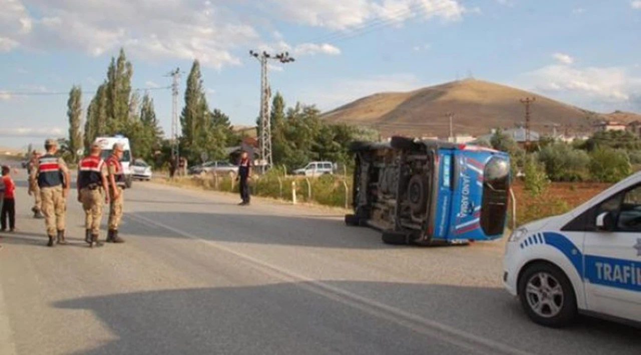 Afşin'de zincirleme kaza: 3’ü asker, 1'i güvenlik korucusu 8 yaralı