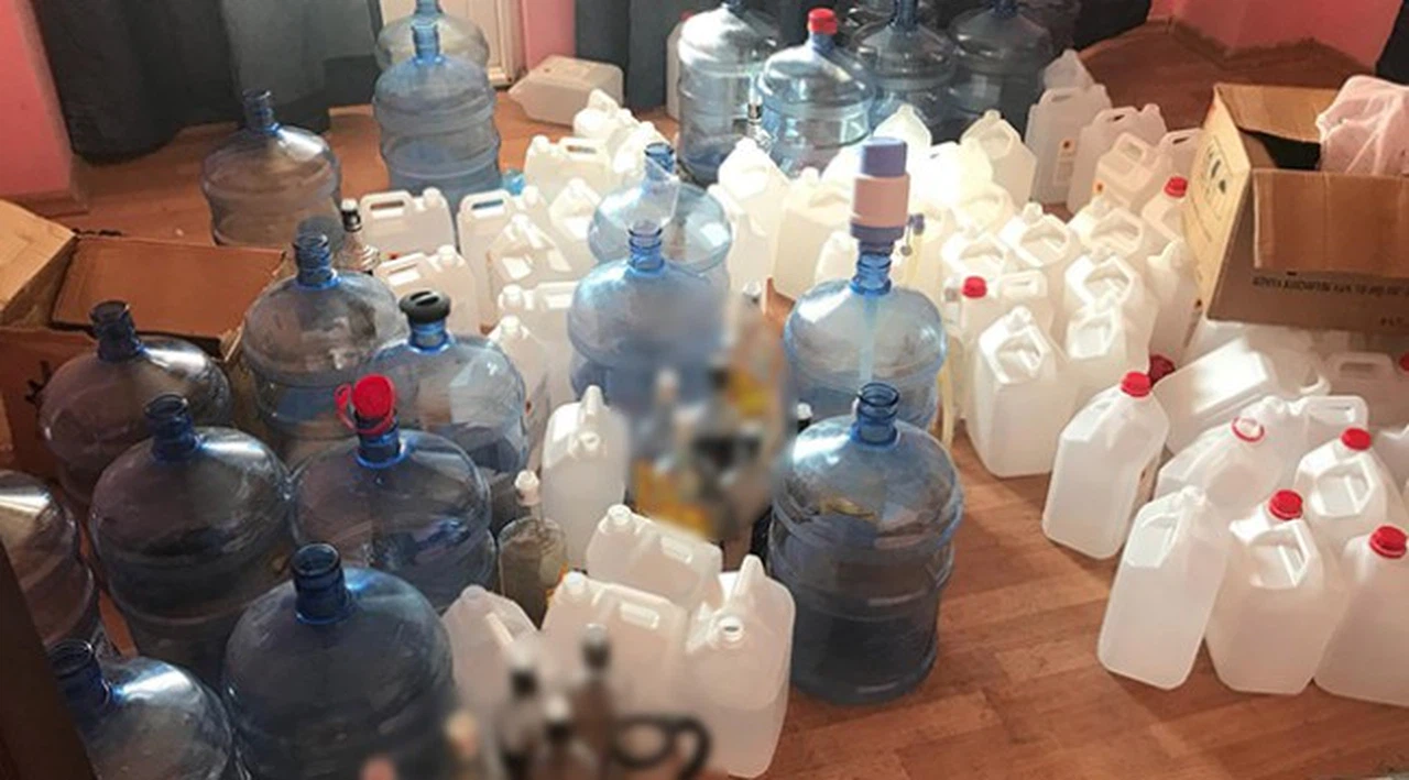 İçki imalathanesi gibi eve polis baskını