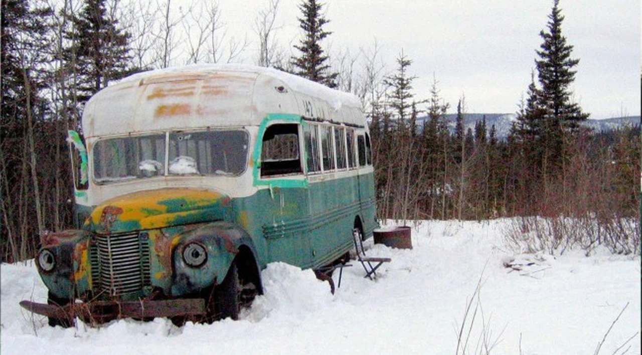 "Into the Wild" otobüsüne gitmeye çalışan kadın boğularak hayatını kaybetti