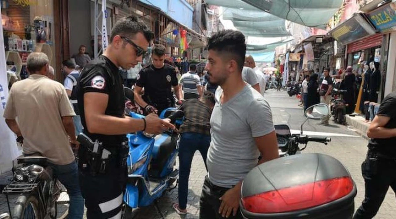 İstanbul Valisi: 16 günde 1685 Suriyeli kayıtlı olduğu kente gönderildi
