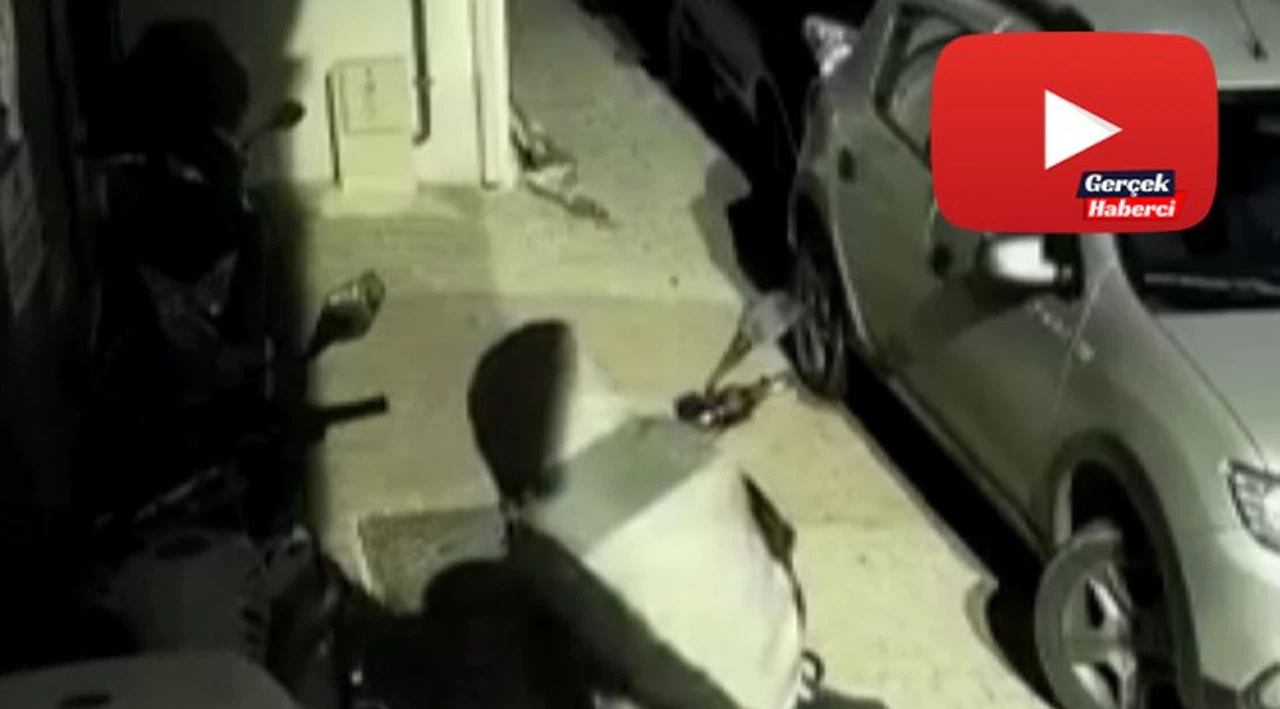 Saniyeler içerisinde motosiklet çalan hırsızlar kamerada