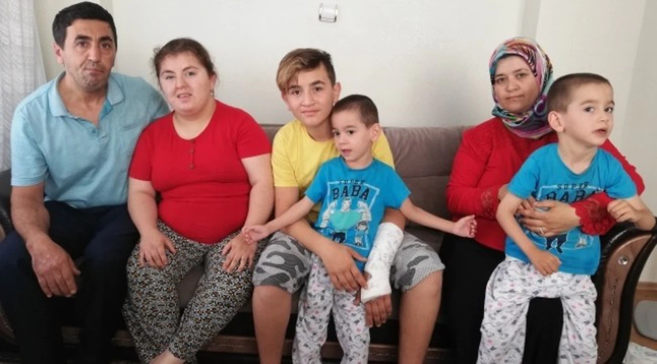 Serebnal Palsi hastası ikizler, Hindistan'daki tedavi için yardım eli bekliyor