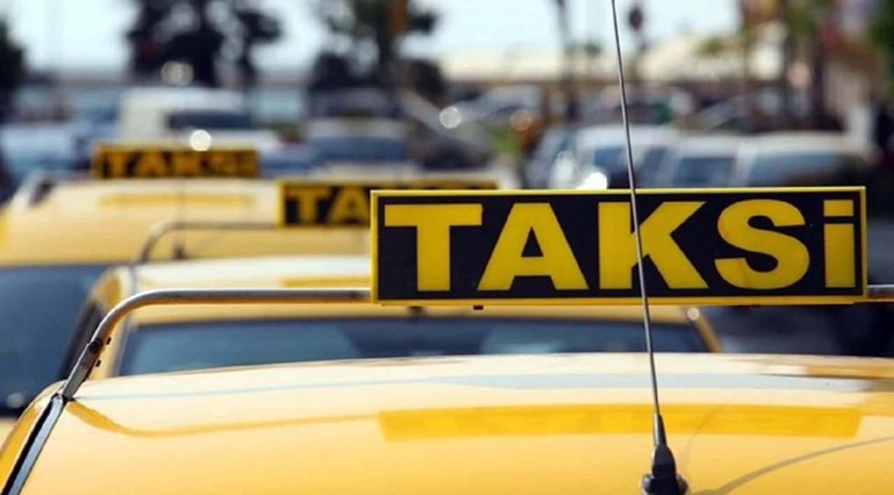 Taksicilere yönelik düzenlenen 'son durak' operasyonunun detayları ortaya çıktı: Turistler için 'mal', 'kuş' diyorlarmış