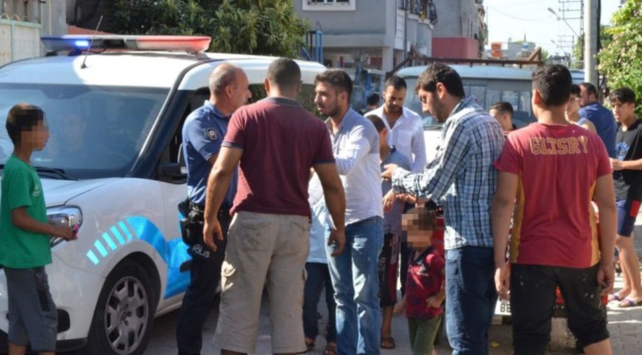 Çocuk tacizi şüphelisi linç edilmek istendi: Üzerinden 16 toka, sabun ve 4 metre kablo çıktı
