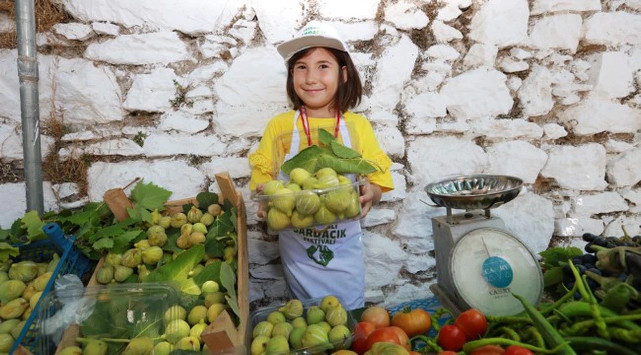 Güzelbahçe’de Bardacık Festivali Coşkusu