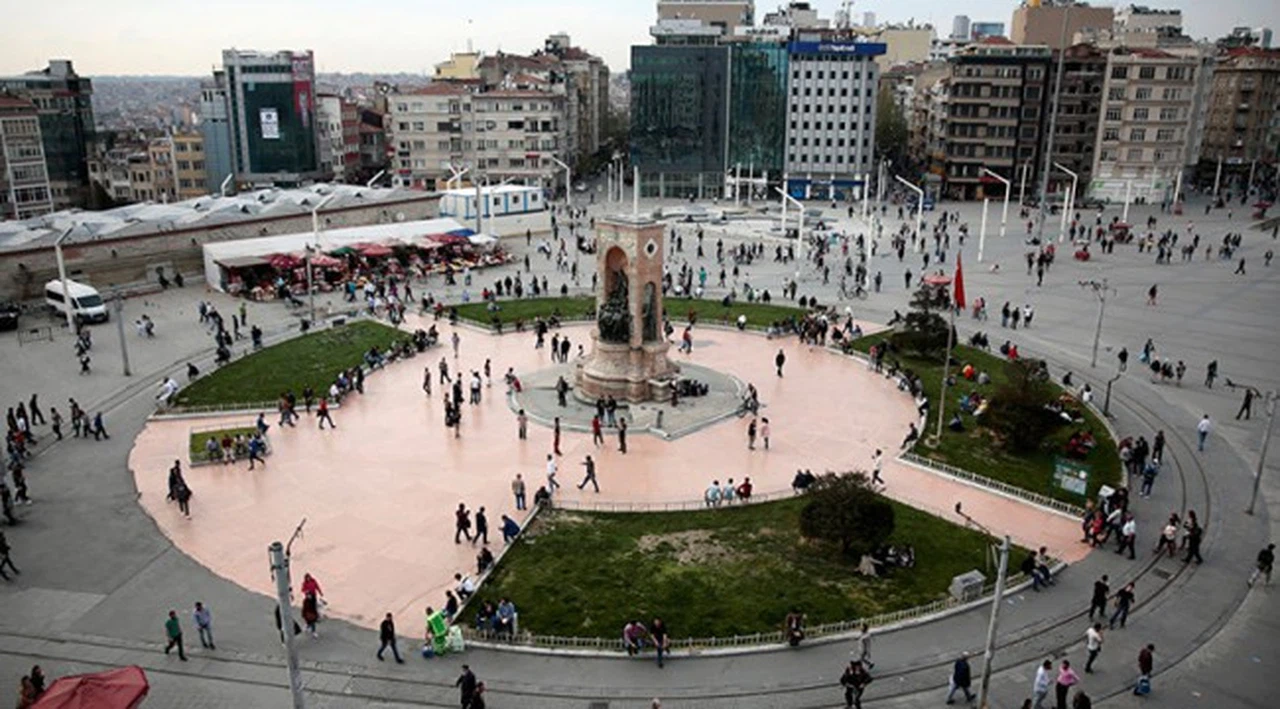 İmamoğlu, Taksim Meydanı için proje yarışması düzenleyecek