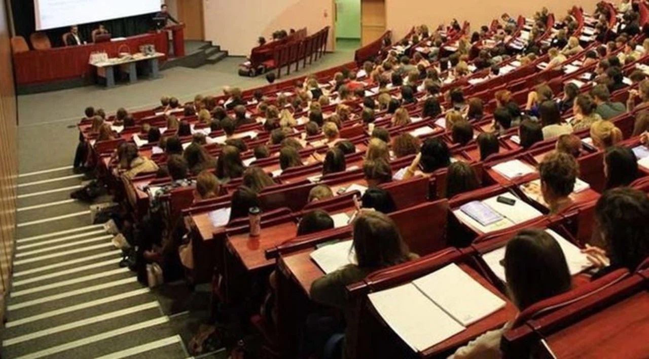 Üniversitelerdeki 273 bölümde profesör, doçent, doktor öğretim üyesi yok
