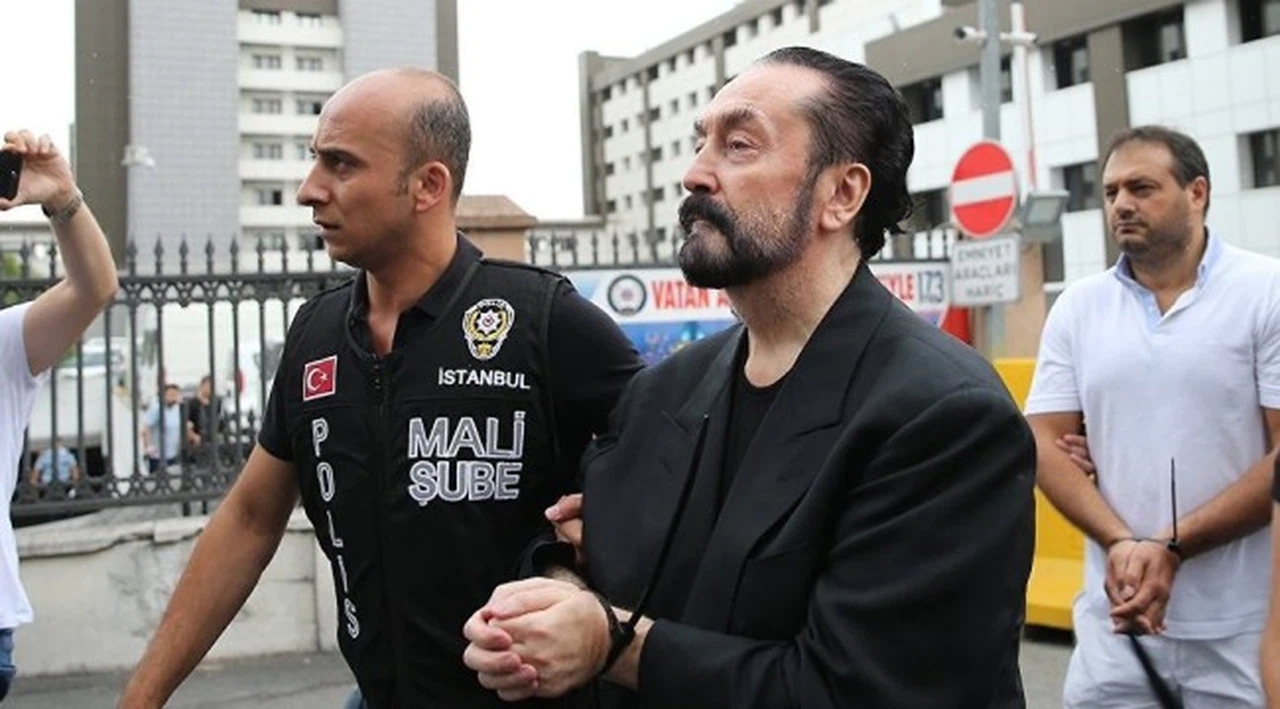 Adnan Oktar: İngiliz derin devleti beni hedef alıyor, tutuklandığım gece dolar 3.70'lerden 5'lere çıkarıldı