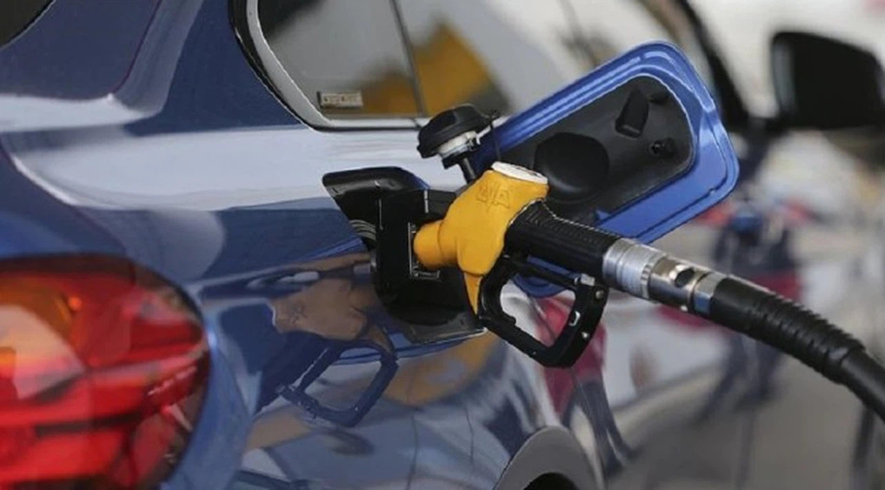 Benzin ve motorine bu geceden itibaren zam