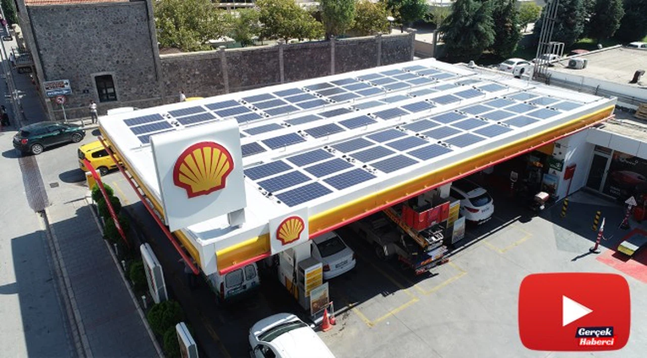 Akaryakıt istasyonun elektriği güneşten sağlanıyor