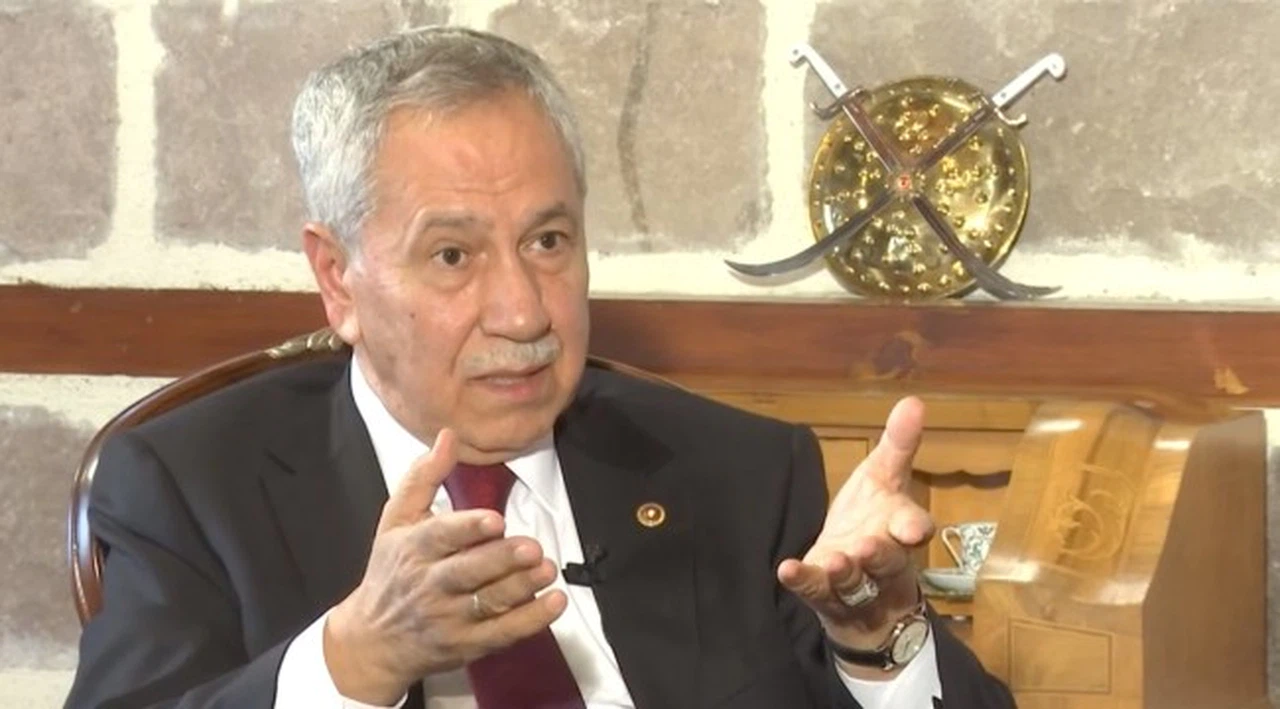 Bülent Arınç: Evime temizliğe gelen kişi daire başkanlığından ihraç edilmiş; KHK’lılardan özür diliyorum