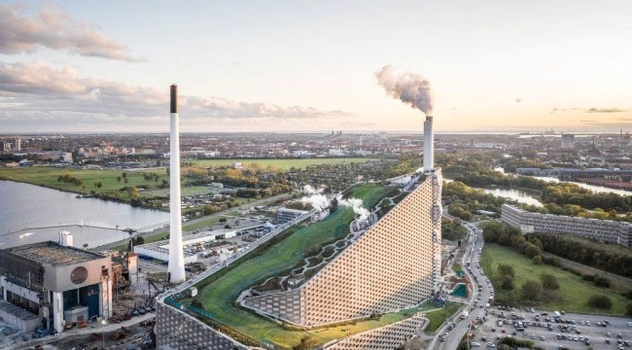 Kopenhag’da inşa edilen atık-enerji dönüşüm santrali CopenHill açıldı: “Mimarinin dünyayı değiştirebileceğine dair mükemmel bir örnek”