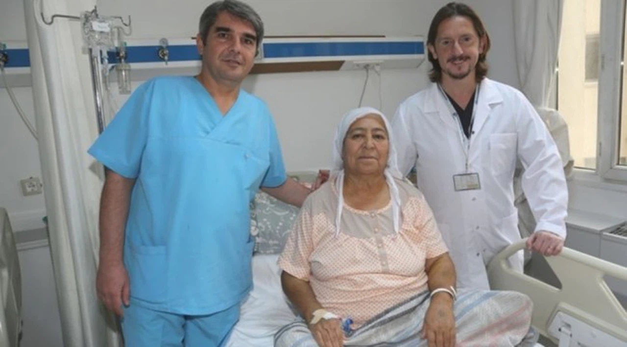 Anjiyo ve ameliyat bir arada gerçekleşti, hastanın ayağı kesilmekten kurtuldu