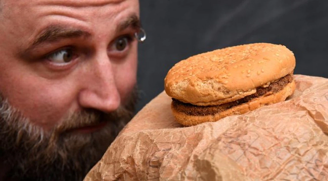 Avustralya'da McDonald's hamburgeri 24 yıl boyunca bozulmadan kaldı iddiası