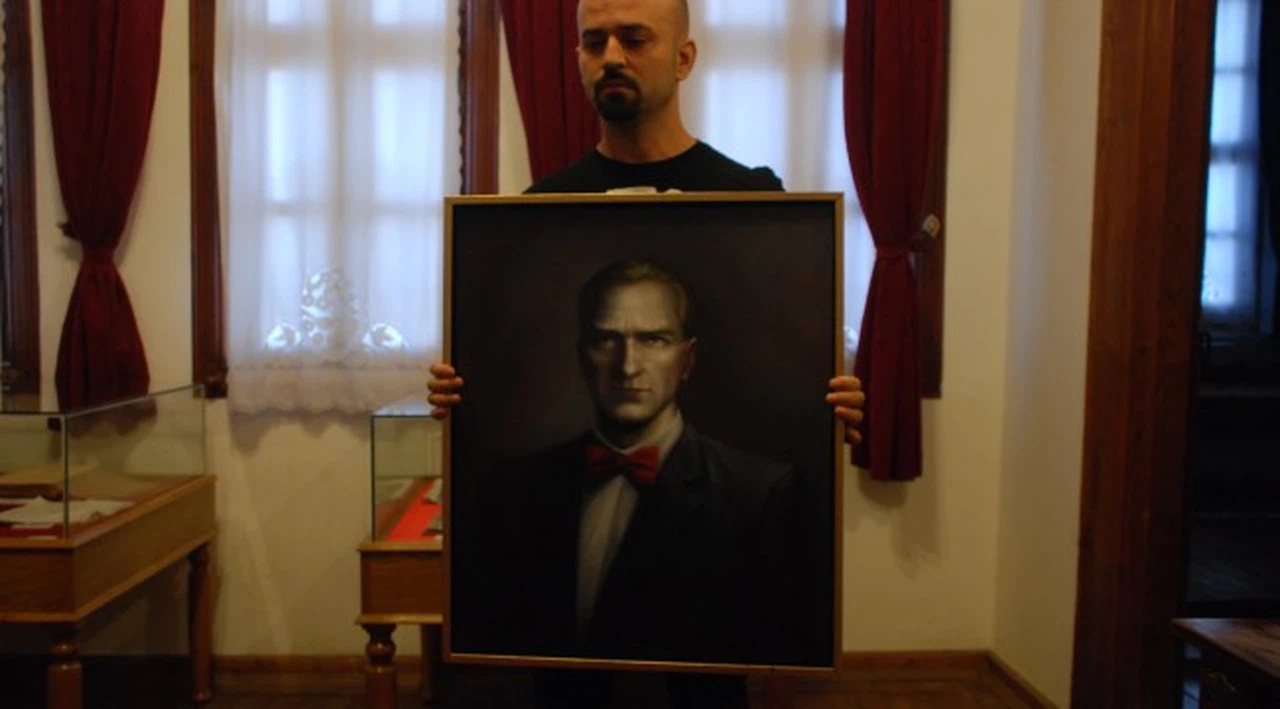 Hayalindeki Atatürk'ü tuvale yansıttı