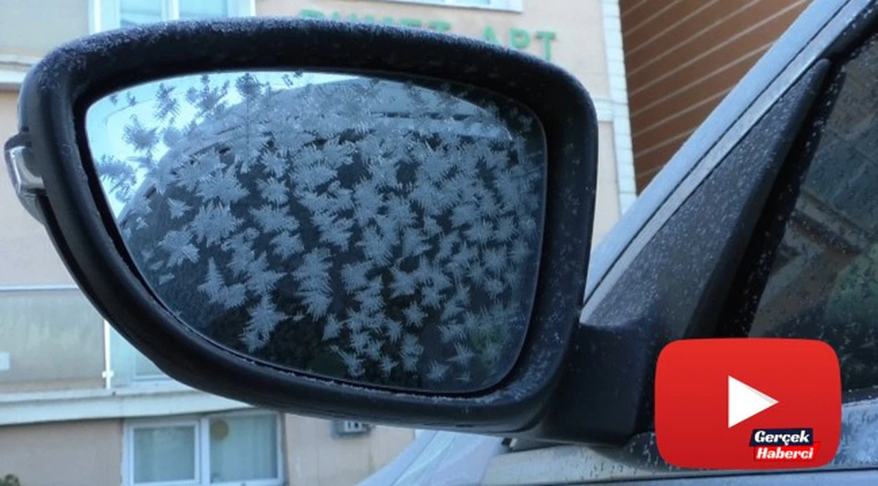 Kars donuyor Çok sayıda aracın camı buz tuttu