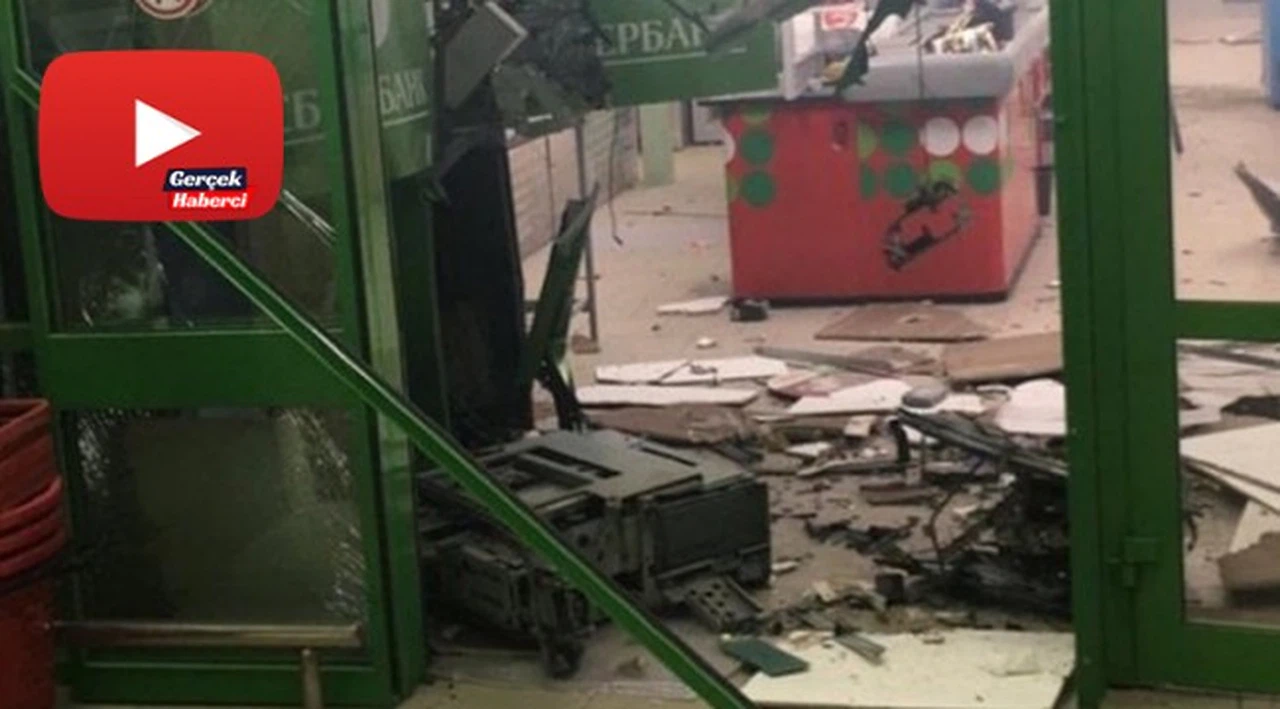 Rusya'da hırsızlar ATM'yi bombayla havaya uçurdu