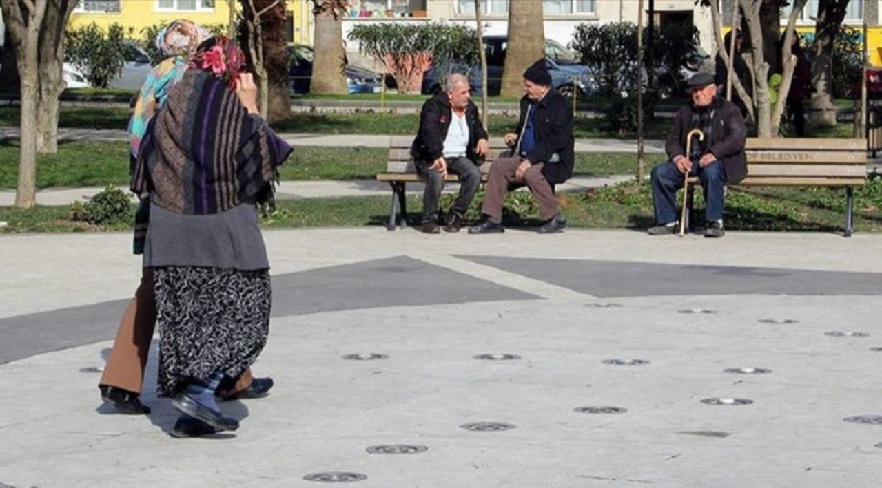 Türkiye yaşlanıyor: 65 yaş ve üzeri nüfusun oranı ilk kez yüzde 10'a ulaştı