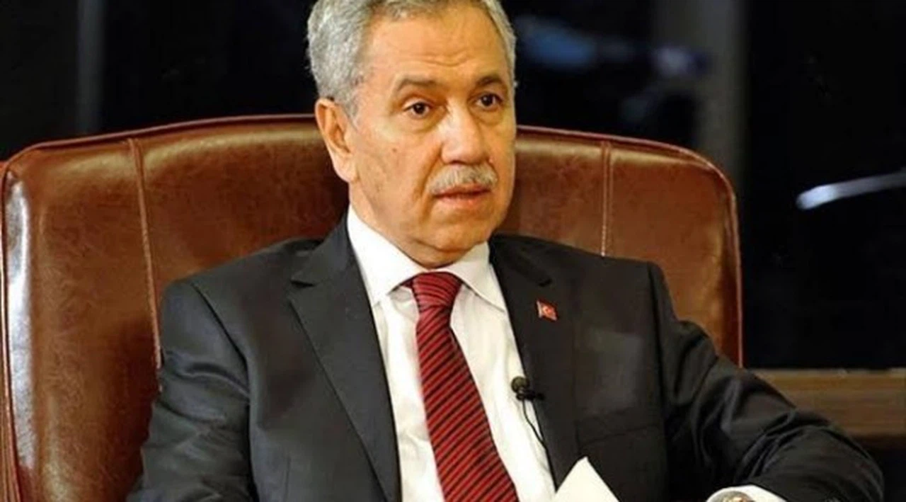 Arınç'tan Davutoğlu’nun kurduğu Gelecek Partisi hakkında açıklama: AK Parti'ye rakip olmasını uygun görmüyorum