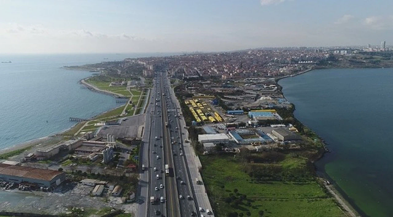 AYM Kanal İstanbul'un Yap-İşlet-Devret modeli kapsamına alınmasına ilişkin düzenlemenin iptal istemini reddetti