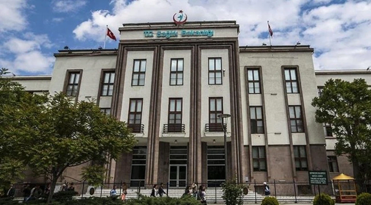 FETÖ'nün Sağlık Bakanlığı ve hastanelerdeki yapılanmasına operasyon