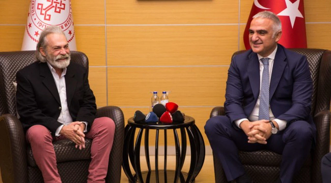 Kültür Bakanı Ersoy, Emmy ödüllü Bilginer ile bir araya geldi: Türkiye için güzel bir sürpriz oldu