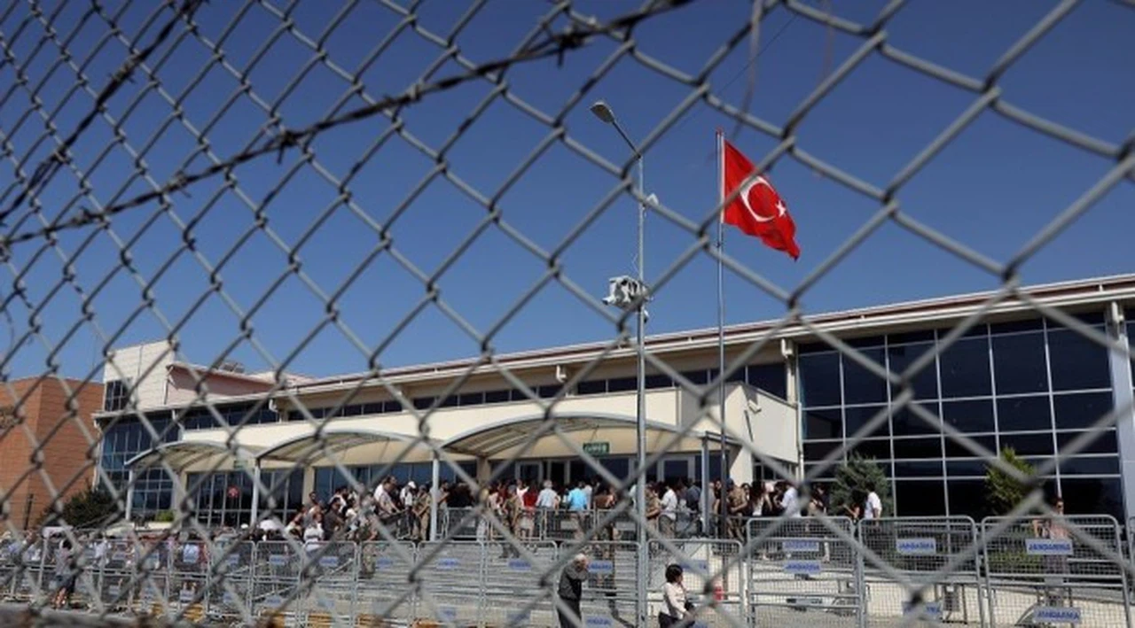 Mahkum aracında uyuşturucu sevkiyatı: Biri komutan, dört asker tutuklandı